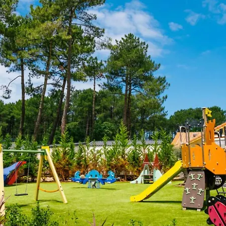 Camping Mobil 2 Chambres, 6 Pers. A - Api-1-52-1640 Messanges (Landes)