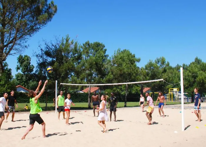 Camping Mobil 2 Chambres, 6 Pers. A - Api-1-52-1640